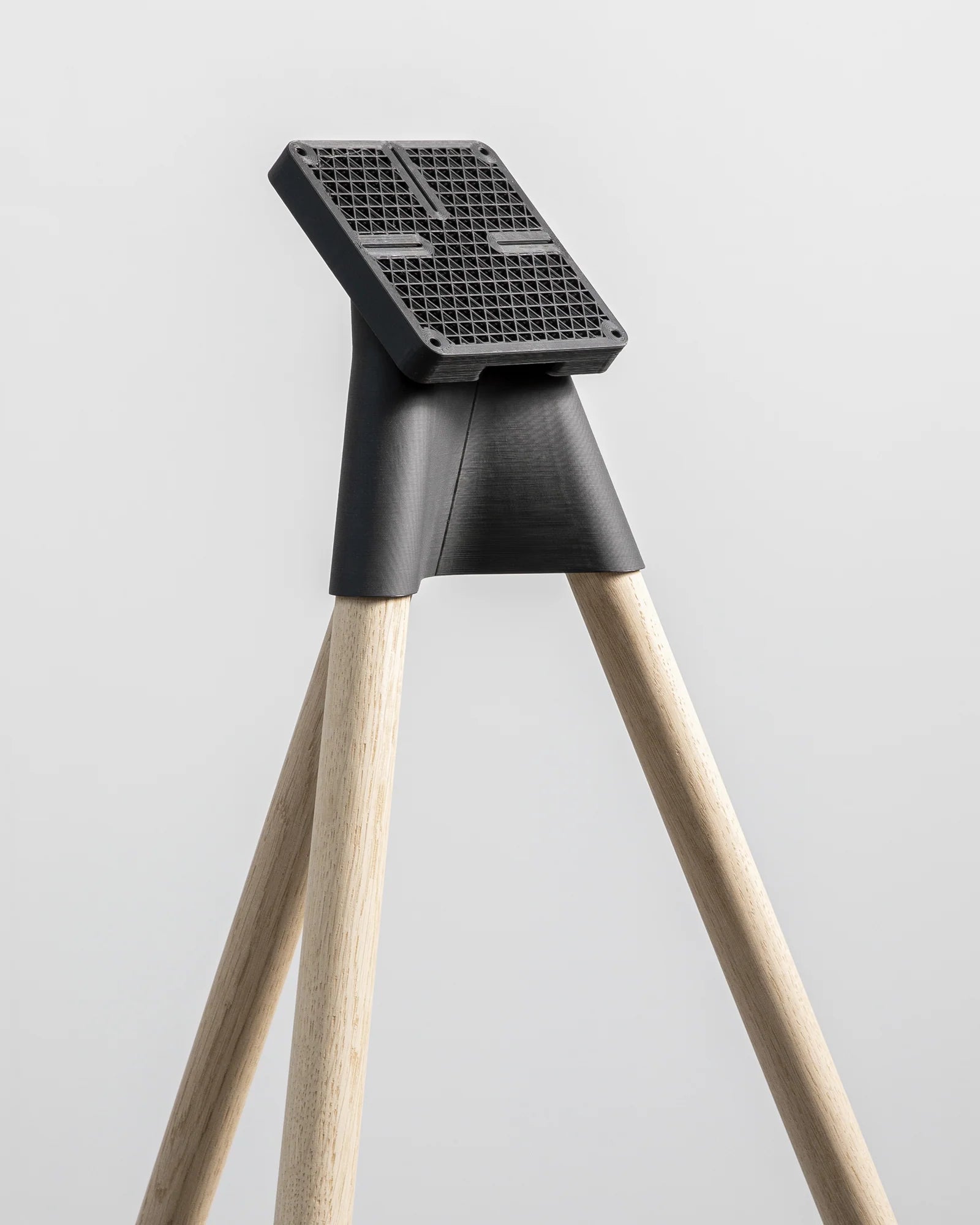 Tons Studio Väggfäste Natural Oak Road (32cm)