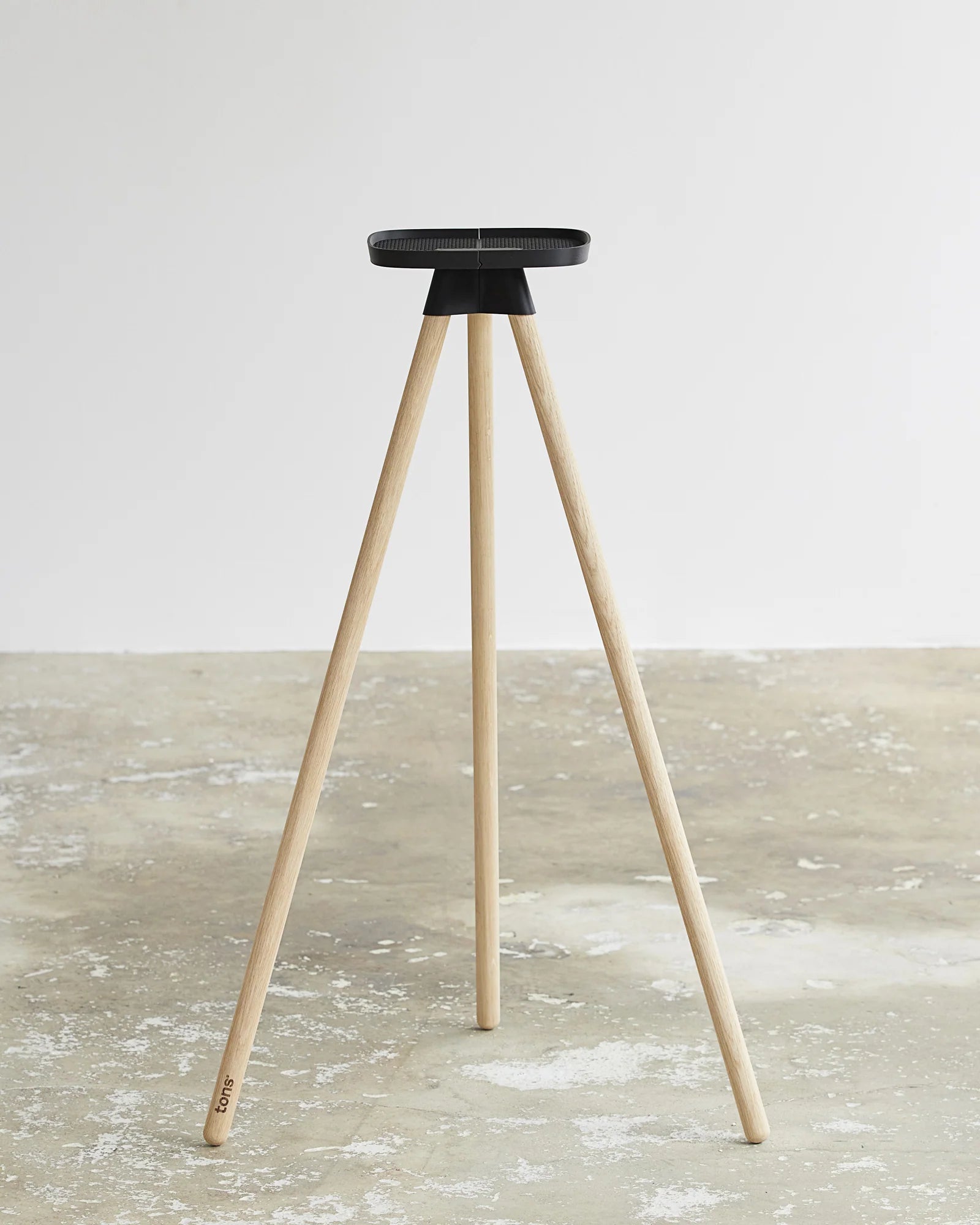 Tons Studio Väggfäste Natural Oak Road (32cm)